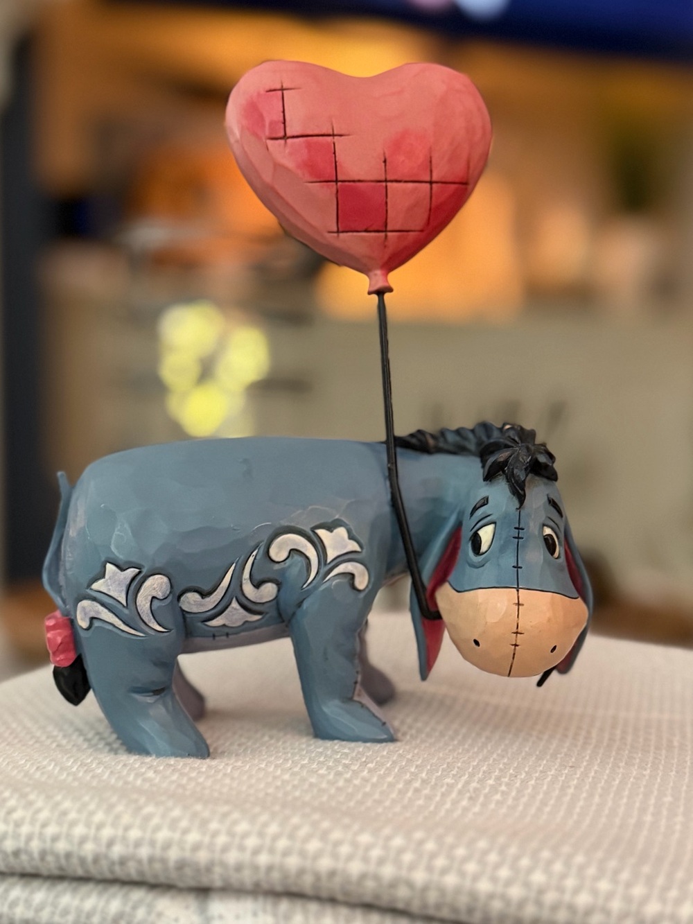 ENESCO Eeyore “Love Floats” Disney Traditions Figurine, Unboxed. PRISTINE